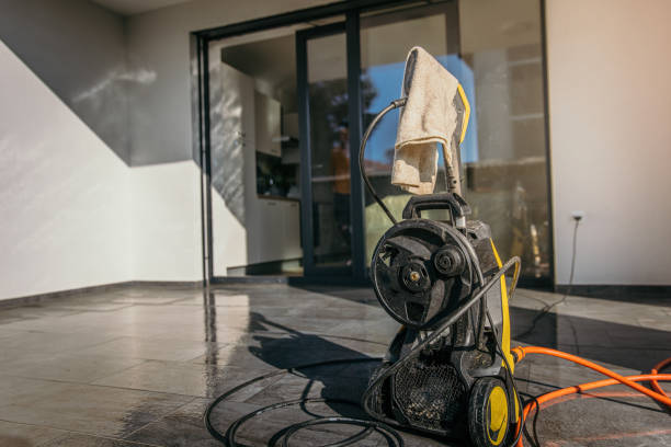 Best Animal Enclosure Cleaning  in East Milton, FL